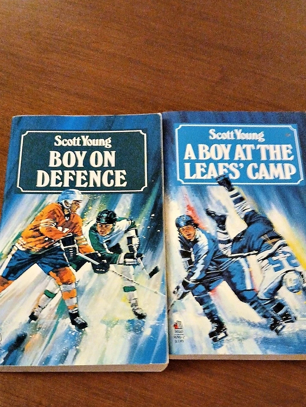 Boy on Defence / A Boy at the Leafs' Camp 
Scott Young 1985 Vintage Paperbacks